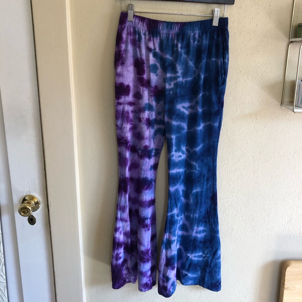 Tie dye flowy pants with pockets